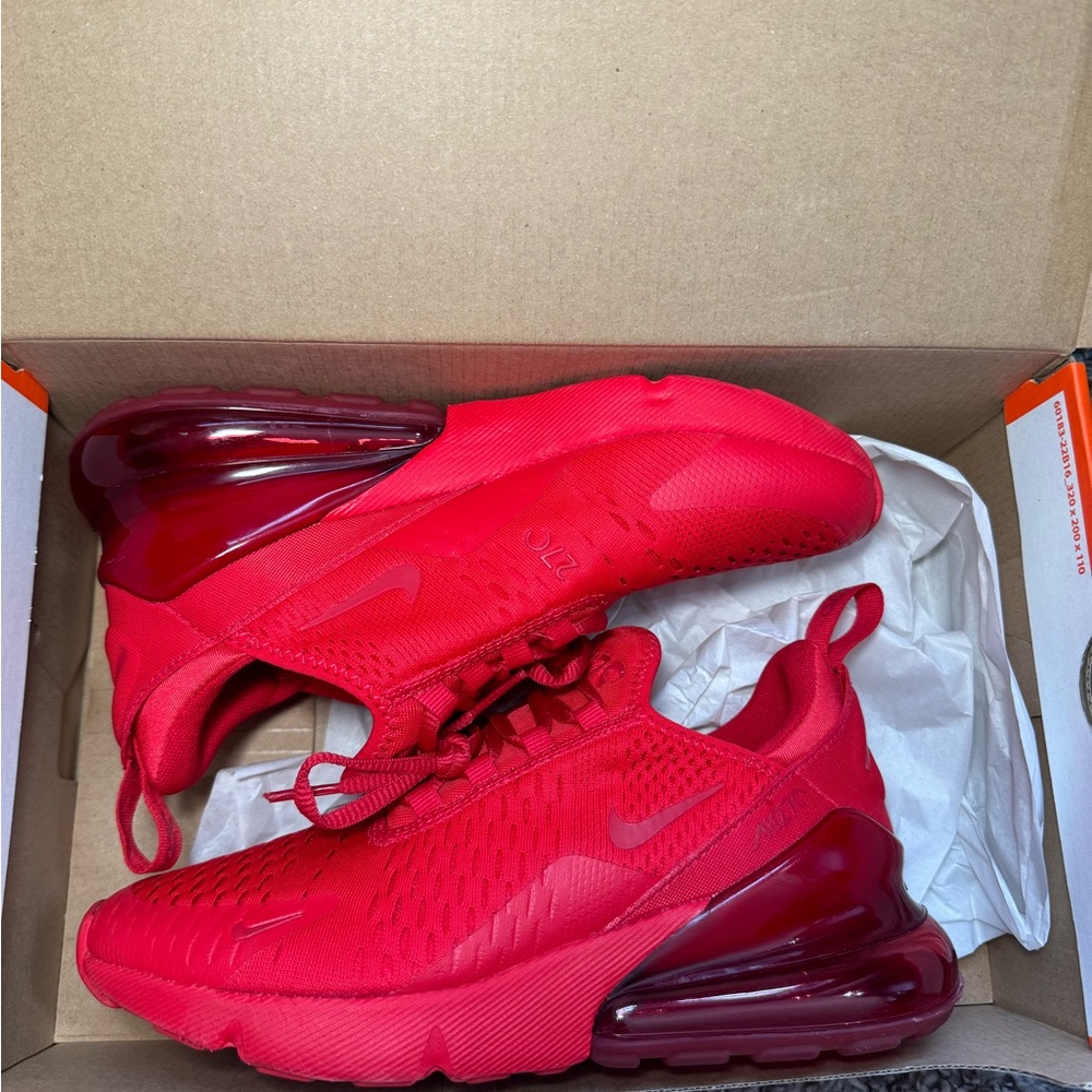 Nike Air Max 270 in Bold Red